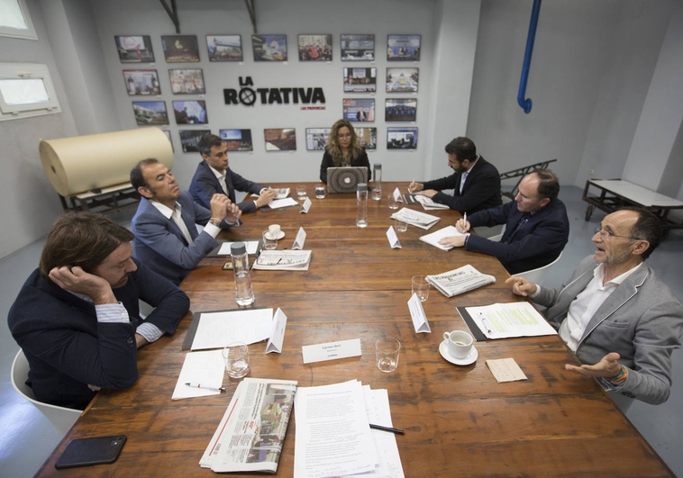 veolia_cv's tweet photo. El director general de @infoHIDRAQUA, @AzorinPoveda, participa en una mesa de expertos sobre colaboración público-privada organizada por @lasprovincias y @quartdepoblet 

🗣️: «Las empresas ven antes los futuros problemas e innovan para solucionarlos»
➕https://t.co/uQyk9KaEiS https://t.co/1gcVexbeU7