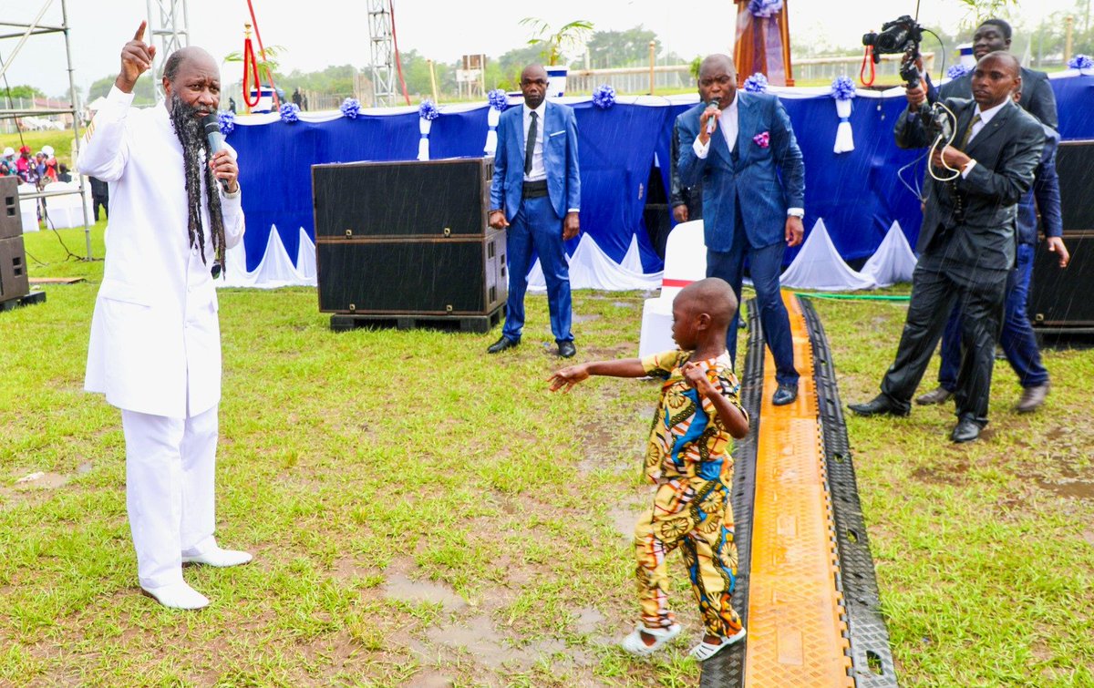 RepentinCHRIST's tweet photo. #TheGloryOfJesus raised cripples recently in Ivory Coast https://t.co/he1Xk0uk4U