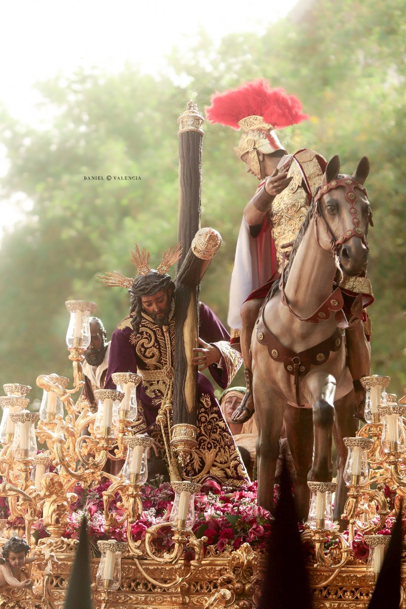 A la tercera Caída, TRIANA 📸

#tdscofrade #Triana2023 #SevillaHoy #madrugasevilla #semanaAnta2023
#sevilla