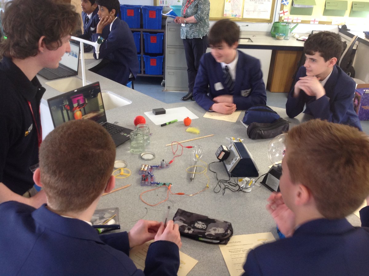 Kings_Guildford's tweet photo. Year 8 had fun learning about physics in the real world with students from the @UniOfSurrey earlier this week! They took part in some hands-on activities involving light, 3D printers, music, sports and nature. https://t.co/qrTGxMv5Tp