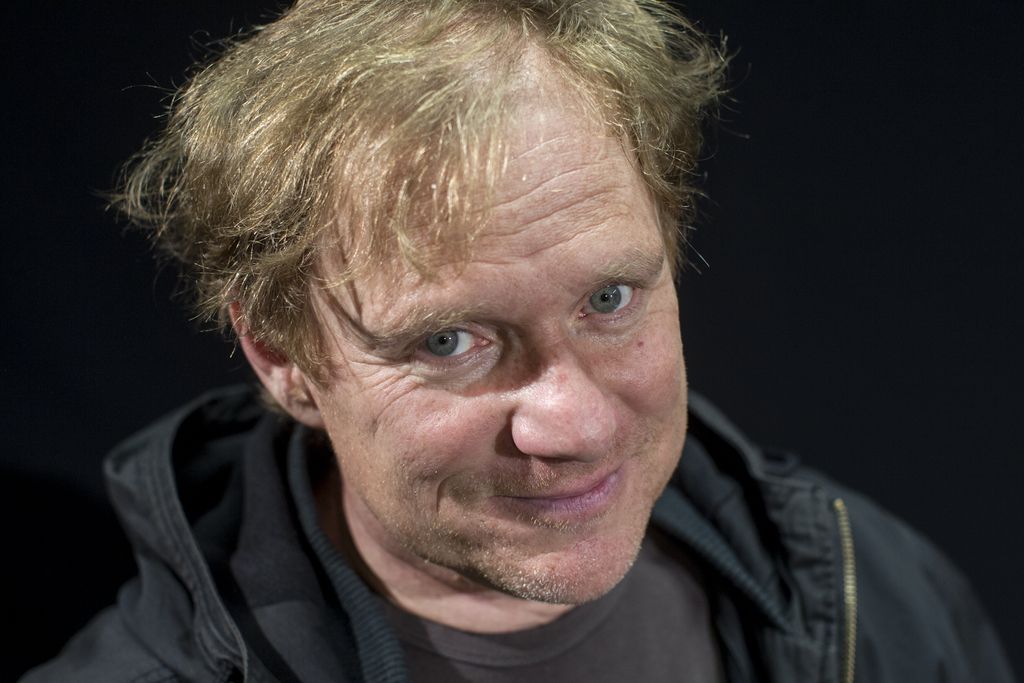 Sašo Hribar je radijska legenda in tip, ki nima dlake na jeziku. Končno je nekdo, ki ima konkretno velik odmev v tej vukojebini, povedal samooklicanim borcem za samostojno Slovenijo kar jim gre. Nobene osamosvojitvene vojne ni bilo. Agresija in vojaški konflikt še ni vojna.