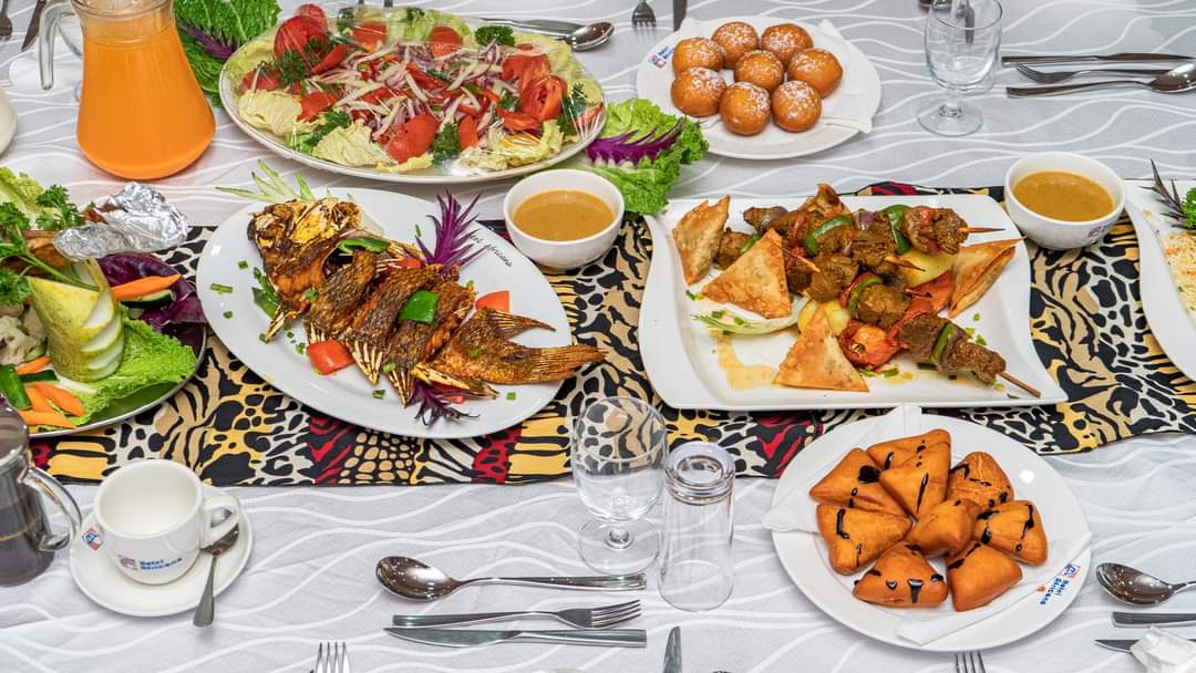 HotelAfricana's tweet photo. Join us for our #Friday Feast 🍝 and indulge in a #culinary adventure like no other. 😋😁
#culin #getaway #hotellife #culinarytalents #holiday #hotelafricana
#tourlife #adventuretime #hotellife #exporeuganda https://t.co/PwQM6fZzrR