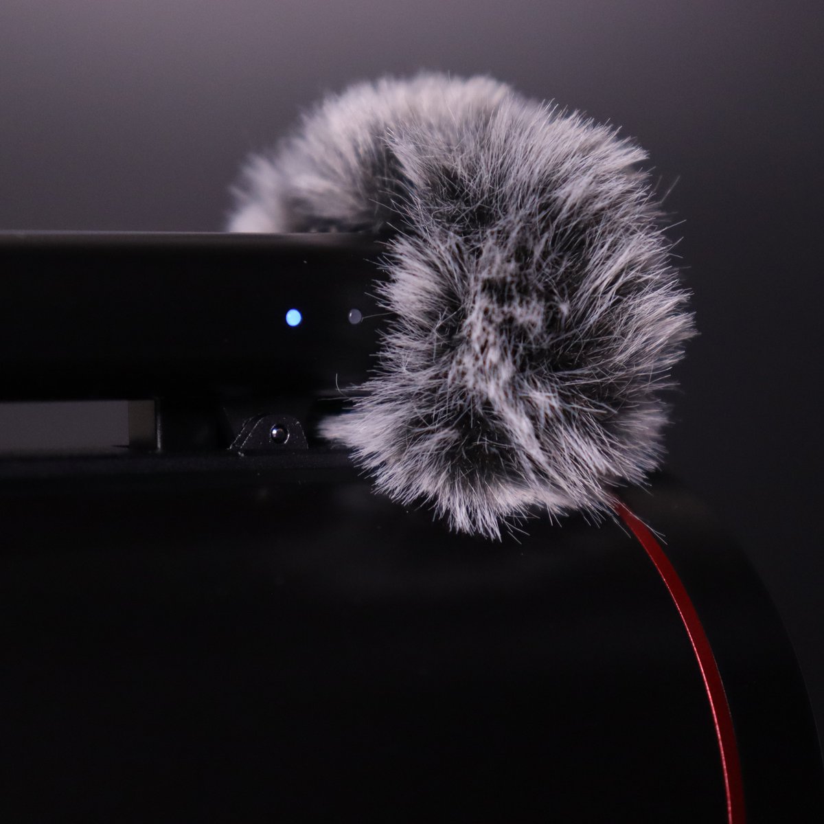 eMeet_JP's tweet image. 🎤 #emeet #streamcamone でコードやワイヤーをいじる必要はもうありません! 🔌 磁気マイクで簡単にセットアップできます。
🔥特別割引をお見逃しなく。プレセール中に無料の三脚を手に入れましょう。
今すぐ手に入れよう👇
emeet.com/ja-jp/products…
#生放送 #ストリーミング