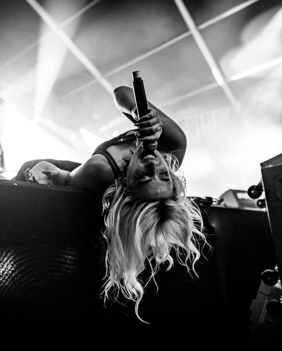 we return to the stage next month for 3 intimate warm up shows 💚

May 23 - Norwich Waterfront
May 24 - Bath Moles
May 25 - Milton Keynes Craufurd Arms

get ur tickets now at vukovi.co.uk 🩸