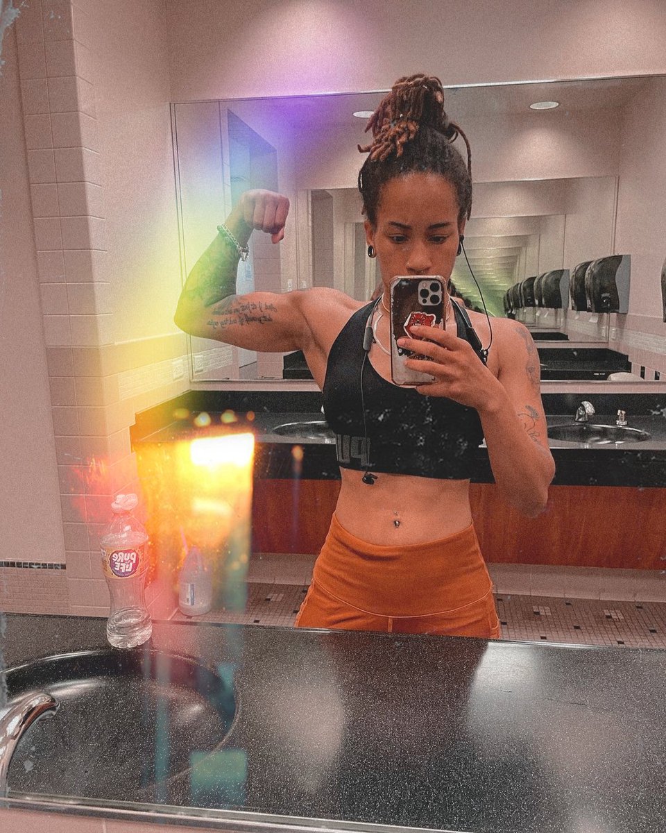 ᅠ
ᅠ Juste construit différent. 💪🏽
ᅠ