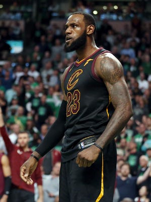 LeBron 20 straight seasons.
0 seasons of rest.

MJ played 15 total seasons.
Almost 5 full seasons of rest.

For some reason MJ got a pass when he was 38 because he was old and tired.

1 bad game from LeBron at 38 and they wanna exclude him from the goat debate.

LeBron's the 🐐