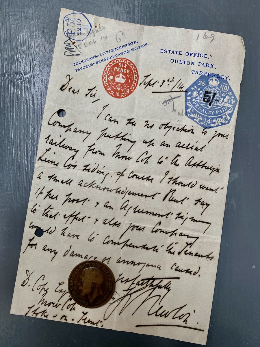 I write #histfict, & love finding stuff from the period I'm writing. I find it helpful - 🤷‍♀️ 😂Yesterday, a #writing friend gave me a letter & penny from 1914 (when my #WIP is set). Spookily, the letter's dated 3rd Sept, which is the exact date my MC starts her adventure...😲