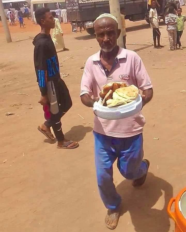 الأعظم من قدر الإنسان هو الإنسان!

الفيتوري