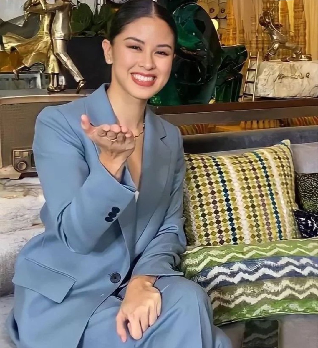 AuthenticWenna's tweet photo. I vote kisses delavin for
#TAG25Under25 @tagmediachicago https://t.co/9FWXXZ96Vb