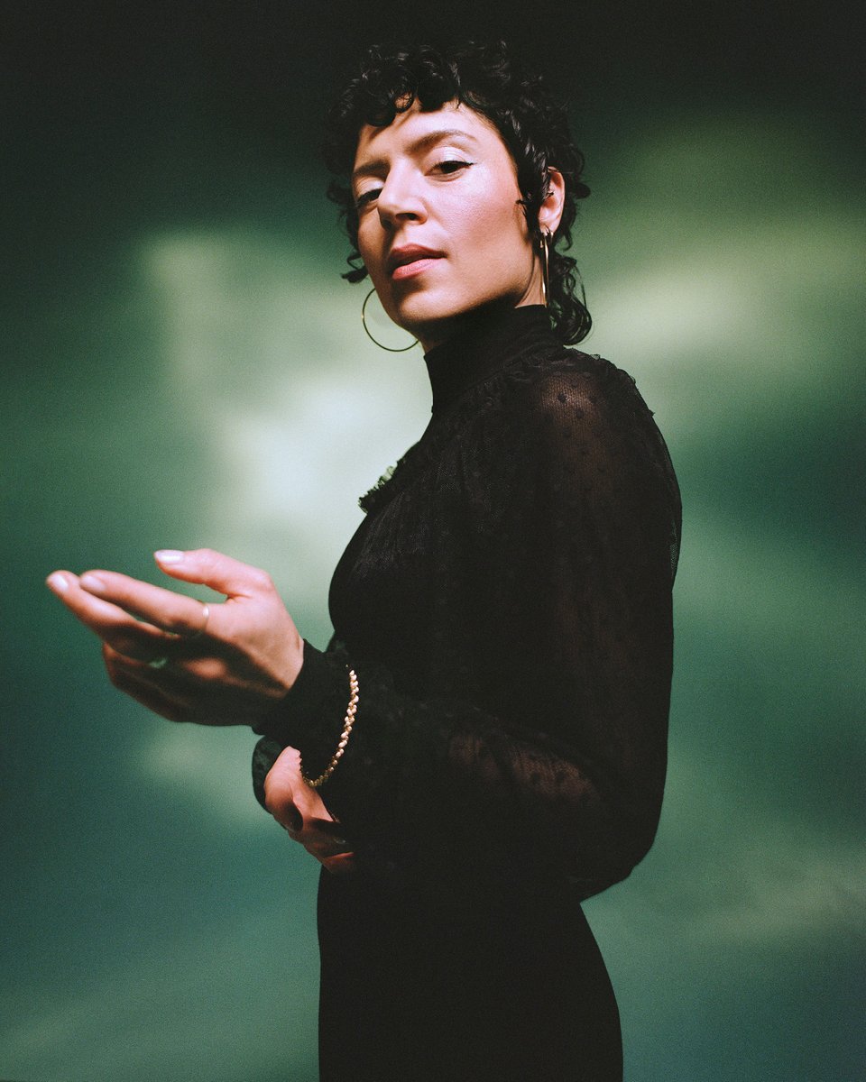 UP NEXT | New York-based artist Emily King (<a href="/Emilykingmusic/">Emily King</a>) delivers a smooth and celebratory A COLORS SHOW performance. 🥂

Set reminder for premiere: colors.lnk.to/emilykingcxs