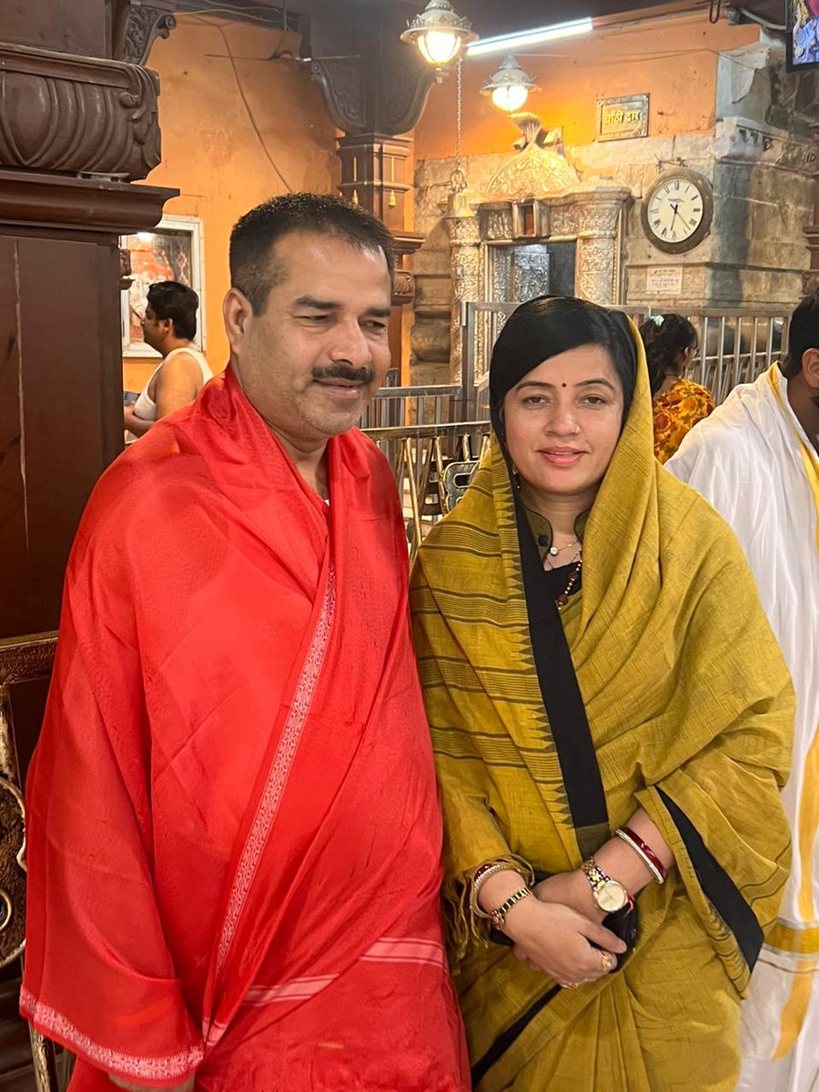 Rajnish__Pathak's tweet photo. आज प्रातः उज्जैन में बाबा महाकाल की भस्म आरती में सपरिवार सम्मिलित होकर बाबा के जलाभिषेक करने का सौभाग्य प्राप्त हुआ। https://t.co/djppjv1h56