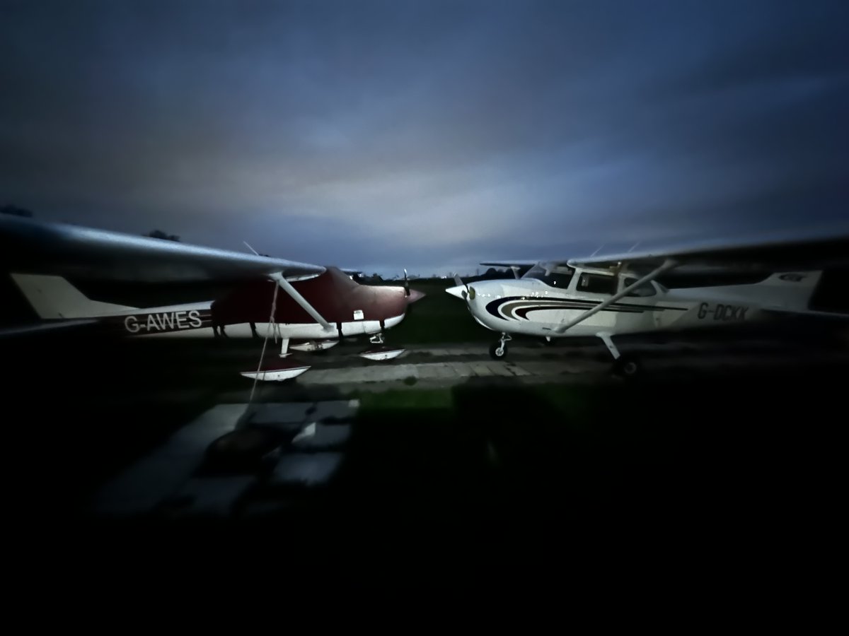 wayneallenpilot's tweet photo. Ever caught your aircraft in extremis? Parents should always knock before entering. #whiskeyalphapilot #generalavaition #flying #pilotlife #pilotsofinstagram #learningtofly #gdckk #cessna #cessna172 #aeroplane #aircraft #flight #C172 #TeamHighWing #pilotsoftwitter #avgeek https://t.co/QkJQcVB4WE