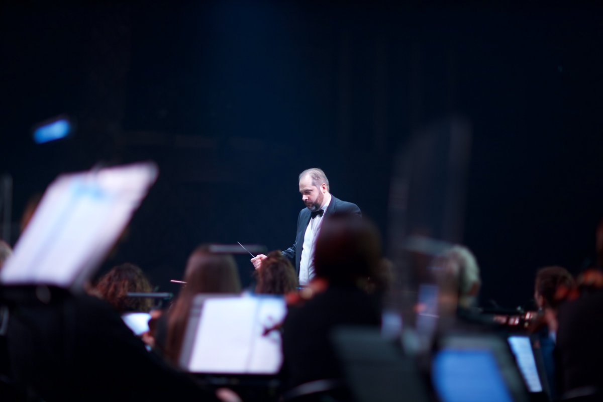 KreyptMusicNFT's tweet photo. Gm 🎵

The collector of a Kreypt Music NFT choose to have a solo pianist or an orchestra of 22 musicians perform and record his unique piece in the studio. https://t.co/XOaqOWM7s9