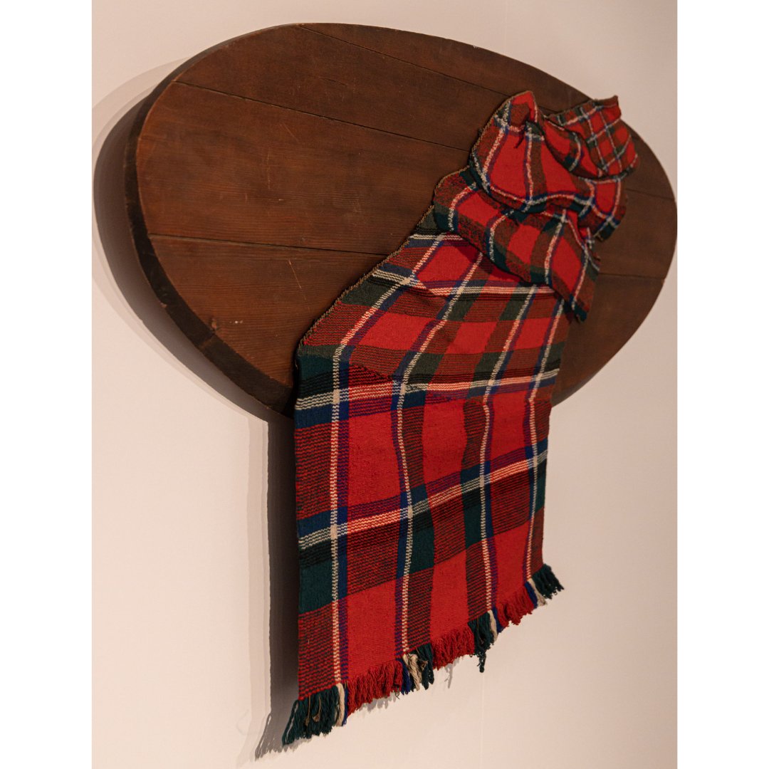 DovecotStudios's tweet photo. Archie Brennan – Tartan Scarf (1971)
'Tartan Scarf' is currently on display on the Viewing Balcony as part of Collaborate! 21st Century Commissions and Creations Part III until June 24 2023.
📷 Johnathan Preece
#archiebrennan #trompeloeil #weaving #tapestry #tapestrystudio https://t.co/ClTMJOkFA7