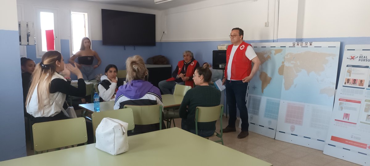 L'alumnat de #PFI del matí va rebre la visita de la <a href="/creuroja/">Creu Roja Andorrana</a> Sabadell per fer un taller de sensibilització sobre les persones refugiades. 
Aquest taller forma part del #ProjecteIntegrat que duen a terme, sobre l'empoderament de dones refugiades a través de la imatge personal