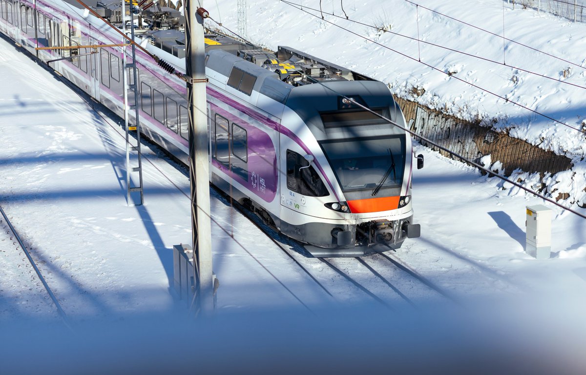 ”Voidaan sanoa, että kyseisen henkilön, tai jopa kahden, henki pelastui meidän henkilöstömme ripeän ja esimerkillisen toiminnan ansiosta”, kertoo liikenteenhallinnan päällikkö Elias Korkala.

#turvaamme #raideliikenne #hengenvaara

🔗 fintraffic.fi/fi/uutiset/jun…