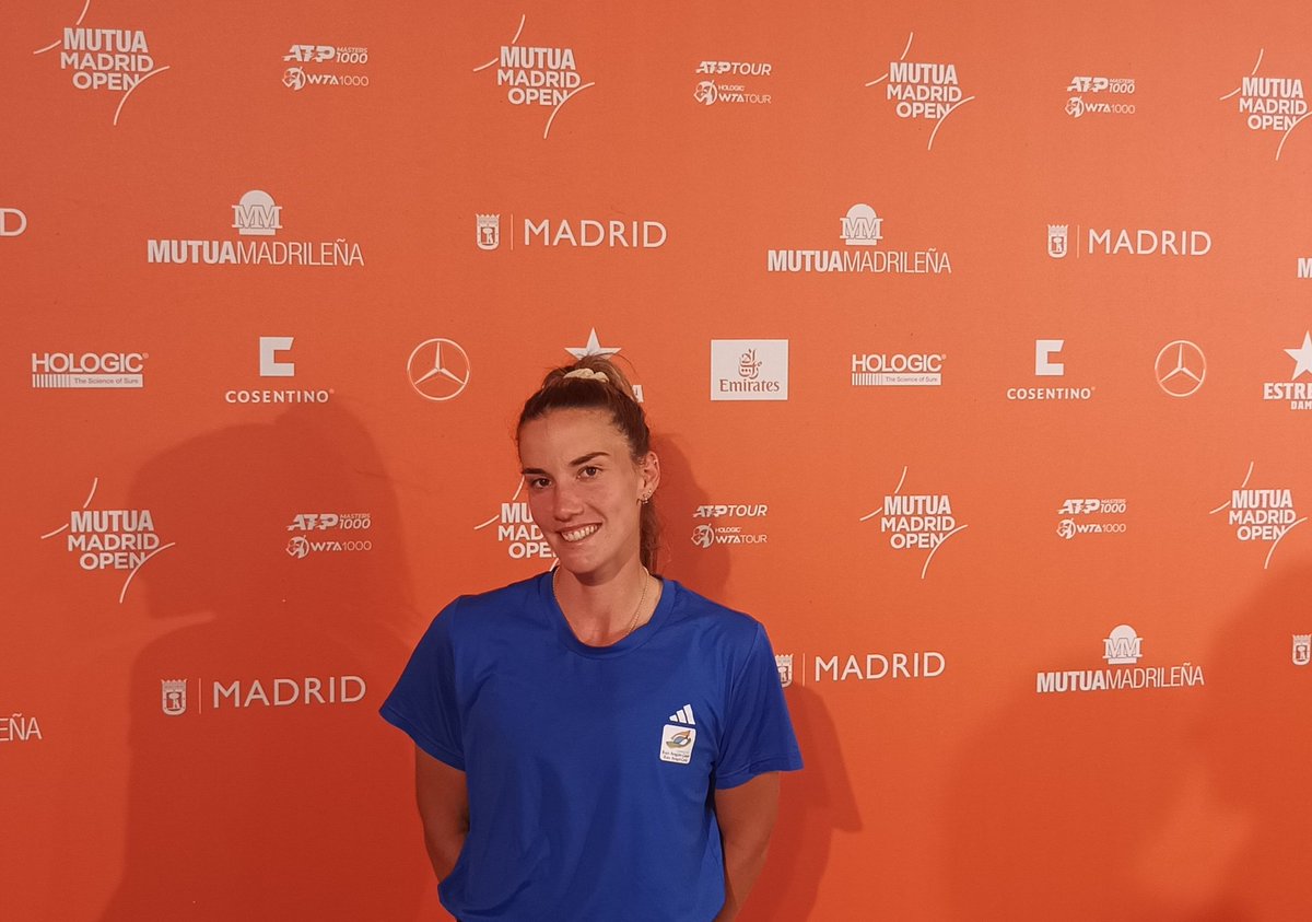 Una invitación a última hora, un billete de tren, un calentamiento pre-partido y a jugar. Y tres victorias (la primera ante una top100)
<a href="/Irbues97/">Irene Burillo</a>, segunda ronda en su primer WTA 1000.
La zaragozana analiza estos días en <a href="/SpheraSports/">Sphera Sports</a> 
spherasports.com/irene-burillo-…