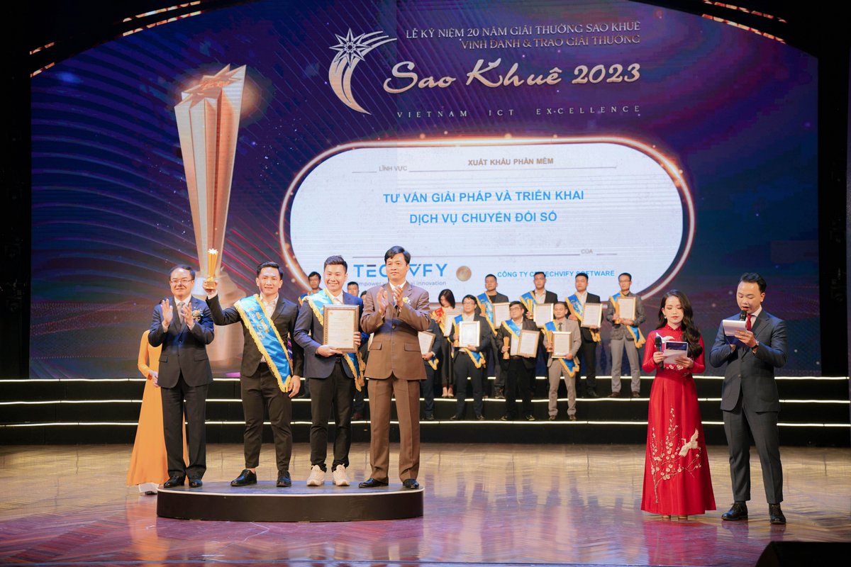 Techvify's tweet photo. TECHVIFY SOFTWARE IS PROUDLY THE WINNER OF SAO KHUE AWARD 2023️📷📷

#saokhue2023 #techvify #software #consultingsolution #digitaltransformation https://t.co/G3kEAMIhal