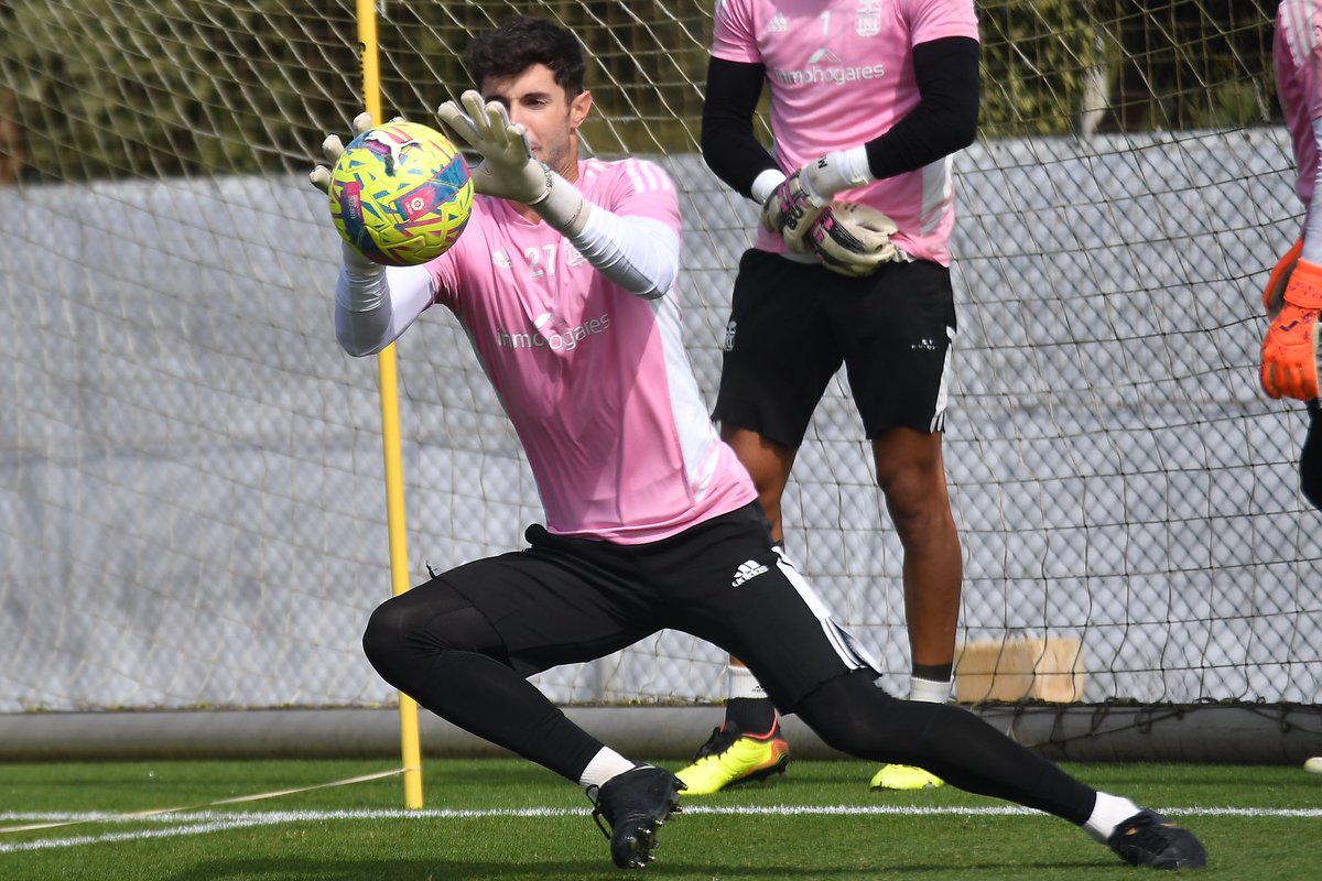 🧤🚫⚽️ ¡Porteros preparados!

#AlbaceteBPCartagena