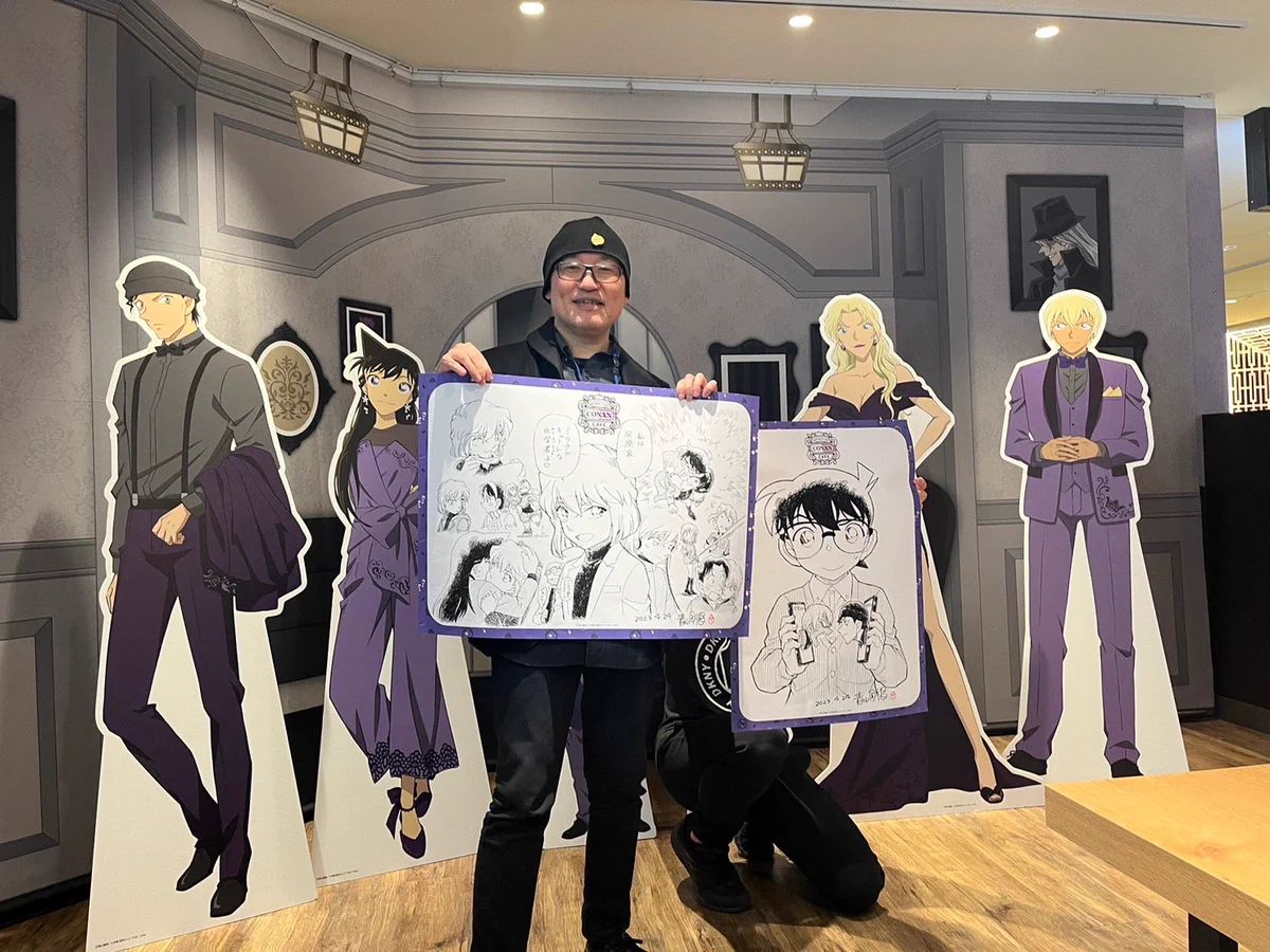 名探偵コナンカフェに青山先生が来店！新宿会場で直筆イラスト展示！