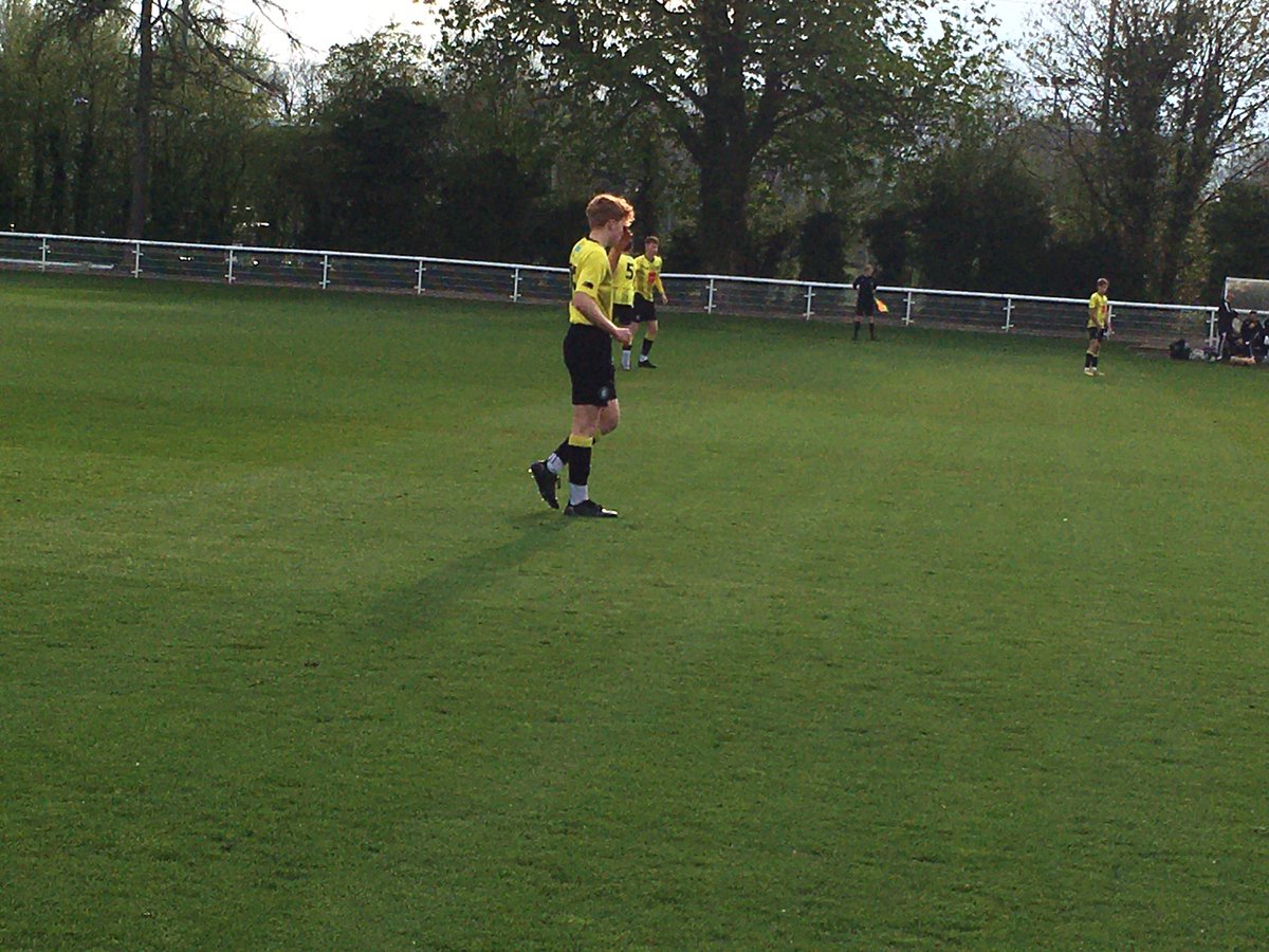 nigcharlesworth's tweet photo. Well done to the @HarrogateYouth U16s taking on a talented @leedsutdacademy team last night at Thorp Arch &amp; running out 4-0 winners. Thx for hosting #LeedsUnited. A great experience &amp; challenge. #MOT https://t.co/GBg79uYE8c