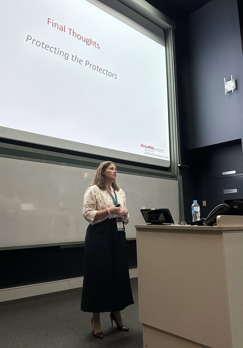 drjackid's tweet image. Presented today at Youth Technology &amp;amp; Virtual Communities Conference with colleague @jacobjkeech. Discussed psychological health of police investigators, protective factors that buffer stress &amp;amp; trauma and prevention-driven wellness programs in policing.
#police #mentalhealth