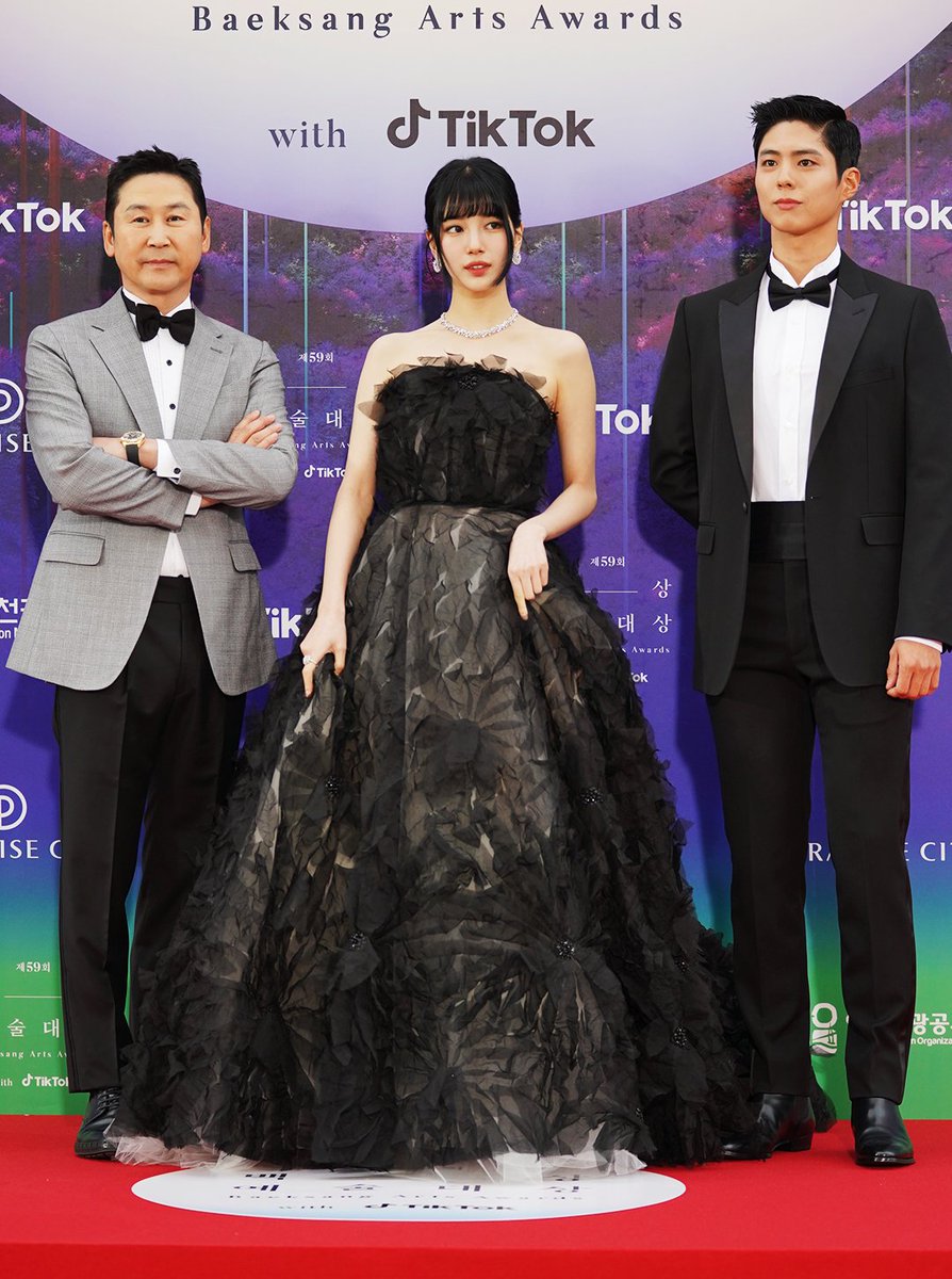 올해도 어김없이 3MC가 백상 시상식 진행하러 왔단다~🌺

<a href="/Suzy/">숮이</a>  <a href="/BOGUMMY/">박보검</a>

#백상예술대상 #baeksang2023 #틱톡 #신동엽 #수지 #박보검