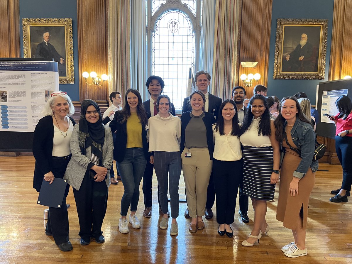 frasso_rosemary's tweet photo. @JeffersonJCPH @ResearchAtJeff Amazing Students presenting their work @CollegeofPhys - so proud of this bunch and my co-instructor @arcasola  Research leads to change #PublicHealth https://t.co/HKg71jXnvg