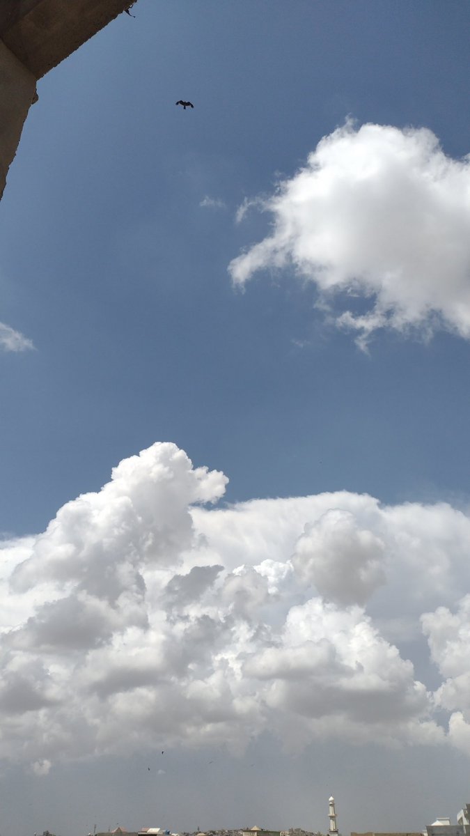 its_Ansari3's tweet photo. It's sunny cloud 🌥️
#SnapChat #photography #strike #Weather https://t.co/Qx9eXzmJ5W