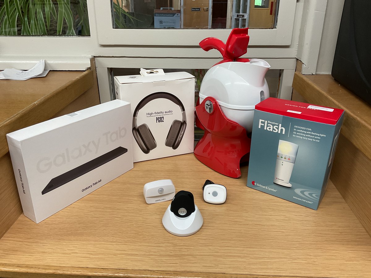 HousingPlatform's tweet photo. This weeks #TAPPI project saw delivery of tipper kettles/GPS alarms/motion activated lights/visual door alerts from @CommHsg_TECS to our residents at #Harling Court.
We'll monitor the impact of these #TEC devices.
@HLINComms @HLINConsult
@TSAVoice
@DunhillMedical https://t.co/Dud4BVurGr