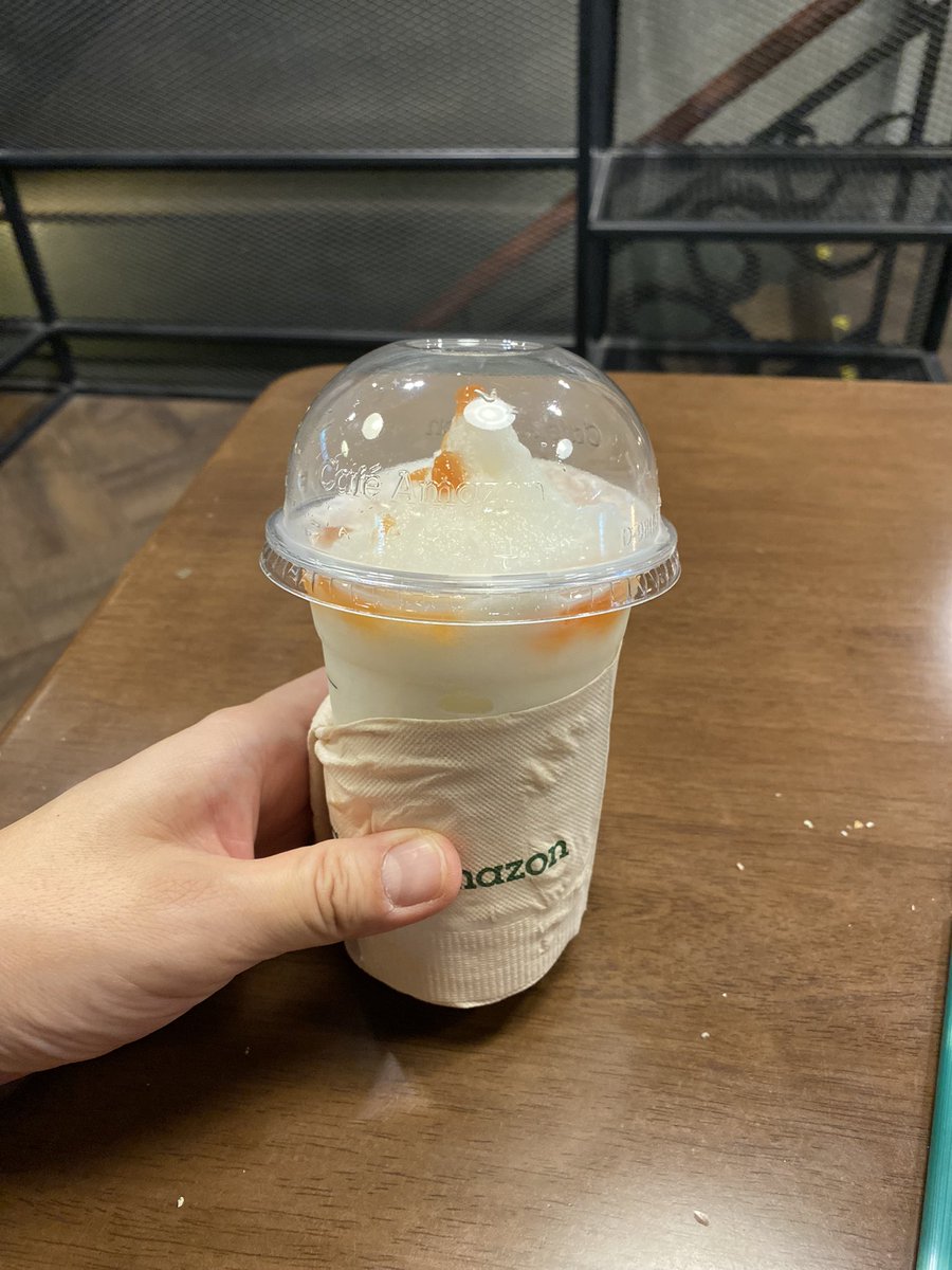 techari1017's tweet photo. カルピスピーチスムージー、美味しいですね！カフェ勉に役立ちます😊 https://t.co/zcDdLWB3ya