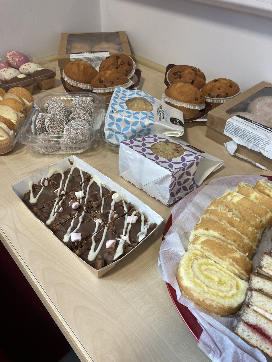 It’s Cake Friday <a href="/Dumbarton_Acad/">Dumbarton Academy</a> well played <a href="/DA_Exp_Arts/">DA Expressive Arts</a>