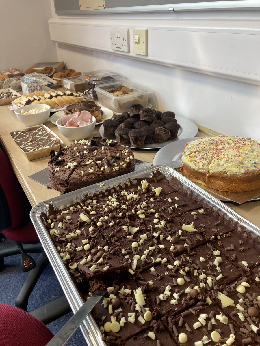 FruinHouse@DA tweet media