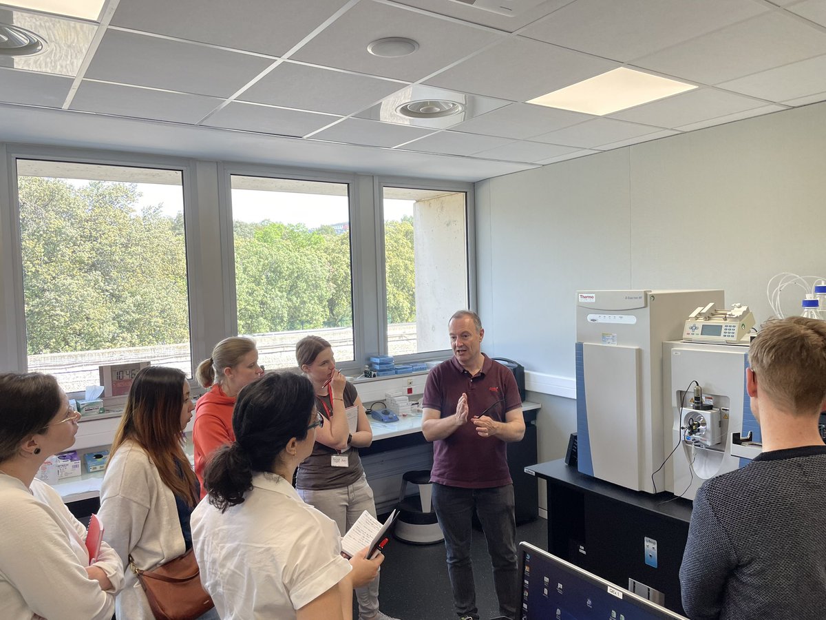 Currently diving into the world of mass spectrometry at Workshop 2 🌟 a great hands-on learning experience so far

#IMS23 #metaproteomics #microbiome