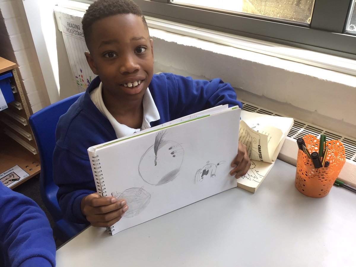 MissCallanan4's tweet photo. Our 4W artists this week were developing their observational drawing skills by incorporate light and texture into their work. The focus was on food and we were left feeling very hungry 🧁

Stay tuned for food based sculptures where we will build on this work. @ShacklewellE8 https://t.co/ALj72mg56F