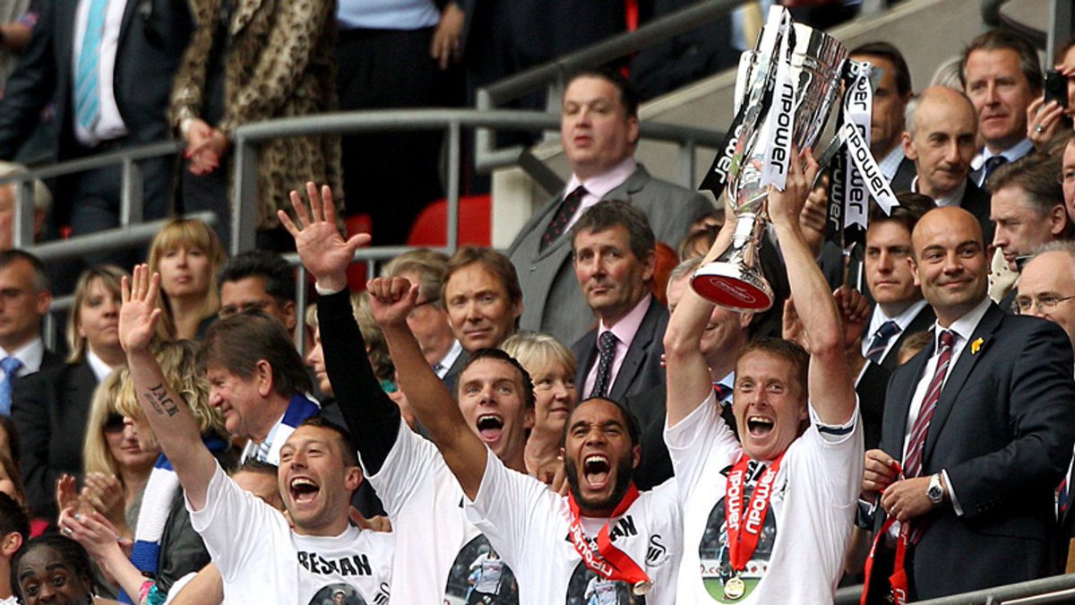 Proud Swans tweet media