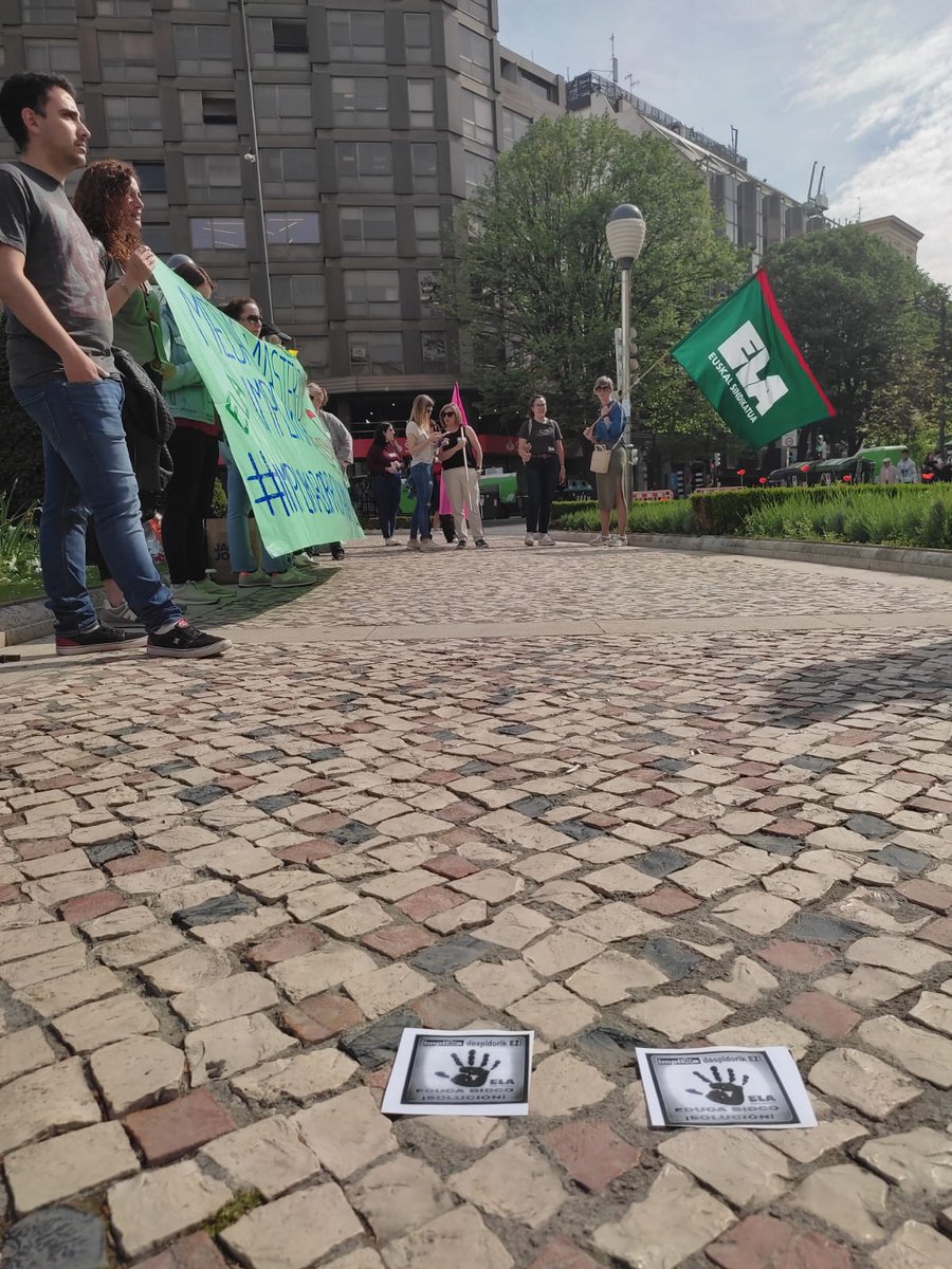 Implikaborrokan's tweet photo. 4️⃣4️⃣ días en #huelga para denunciar que la empresa @Implika_Formac ión ahora llamada OBICEX ha despedido a 8️⃣7️⃣ personas en su sede de Bilbao.
Esta semana están ejecutando los #despidos en el resto de sedes.
#Implikaborrokan
#150despidos https://t.co/Dlafc5RC64