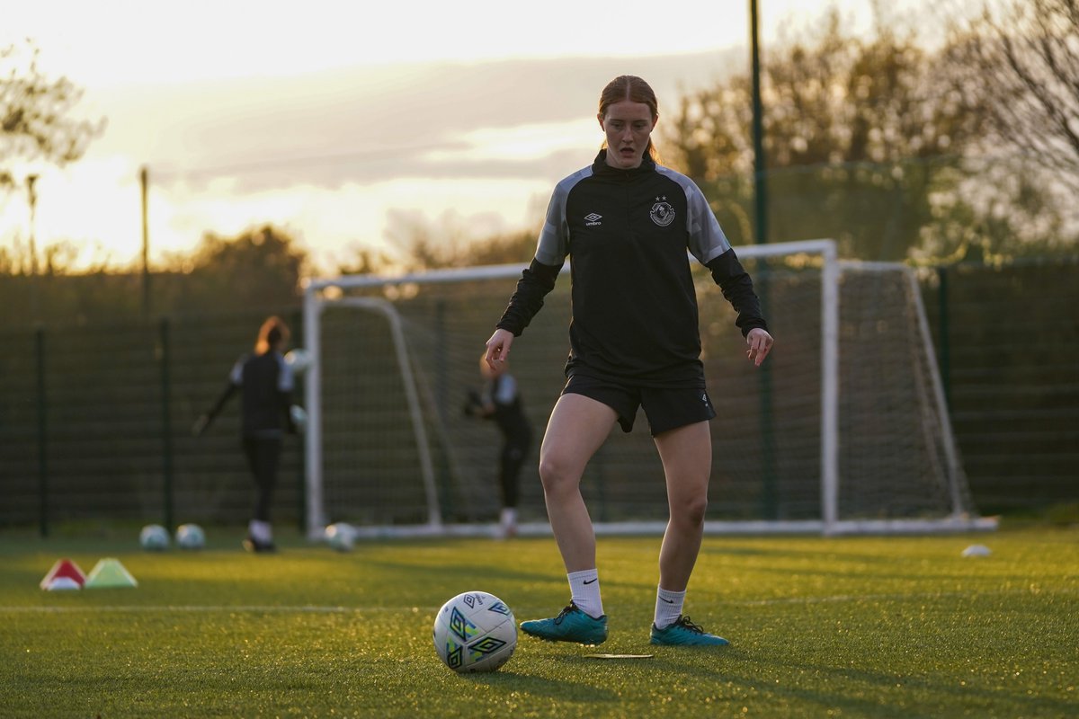 RoversWomen's tweet photo. Prepping for Peamount ✊

#TheTopTwo https://t.co/gP5wMNbZEi