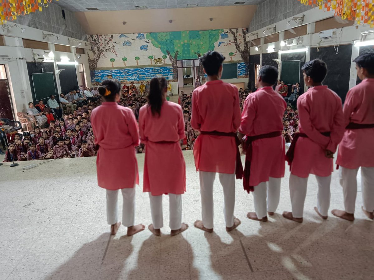 gsaipsn's tweet photo. Excellent kala jatha programme in SSMI ,Punjabi Bagh New Delhi Nice start in Delhi of
#SaveEducationSaveTheNation
#NationalEducationAssembly
April30 at NewDelhi #AIPSN
#RollBackNEP https://t.co/s6NiW3pomG