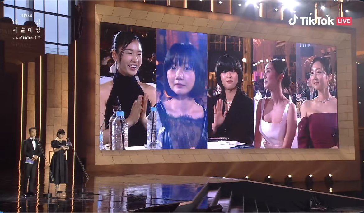 nUKiOz's tweet image. สมทบ ญ ประเภท Movie

#พัคเซวาน 6/45

ชนะสายแข็งมานะเนี่ย เก่งมาก

#59thBaeksangArtsAwards