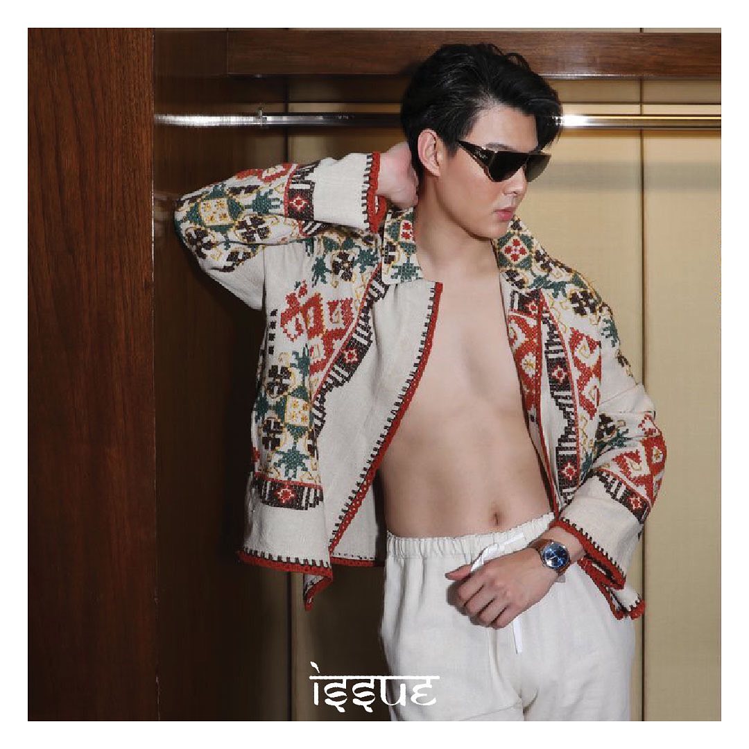 Saintsup_Info's tweet photo. FB:ISSUE Thailand
🔗https://t.co/0ir7RvaB7l
(3)Saint x The Explorer Suite
#Tissot #ทิสโซต์ #TissotThailand #PRX #ChemindesTourelles
#FENDIsunglasses #NAMSILPTHAI #issuethailand
#anantarasiambangkok #anantara #surroundtrip #surround_ig
#Saint_sup #เซ้นต์ศุภพงษ์
#MingEr https://t.co/v9VJsQKRbz