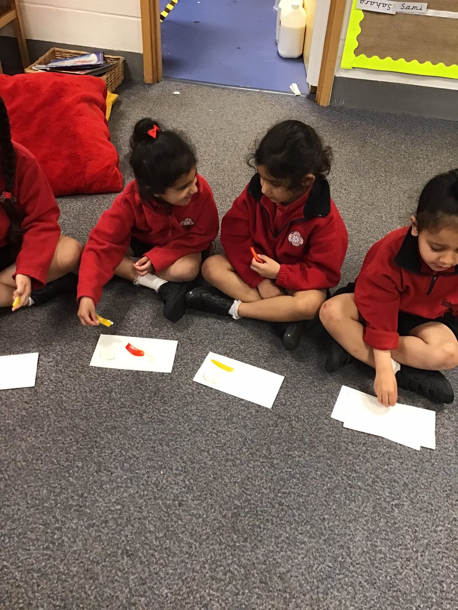 BGS_LowerSch's tweet photo. After reading Oliver’s Vegetables, Reception enjoyed trying different vegetables and talking about why they liked them. #BGS_reception https://t.co/N4DxE1SrUk