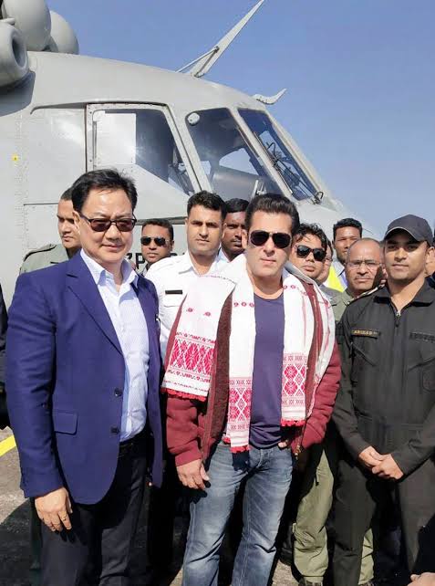 Nandini41982051's tweet photo. Law and Order and  BollyDaWood connection need not to be questioned further..

The nation received an answer today...

BWPoliticosNexus Costing SSRCs https://t.co/voa632wbvo