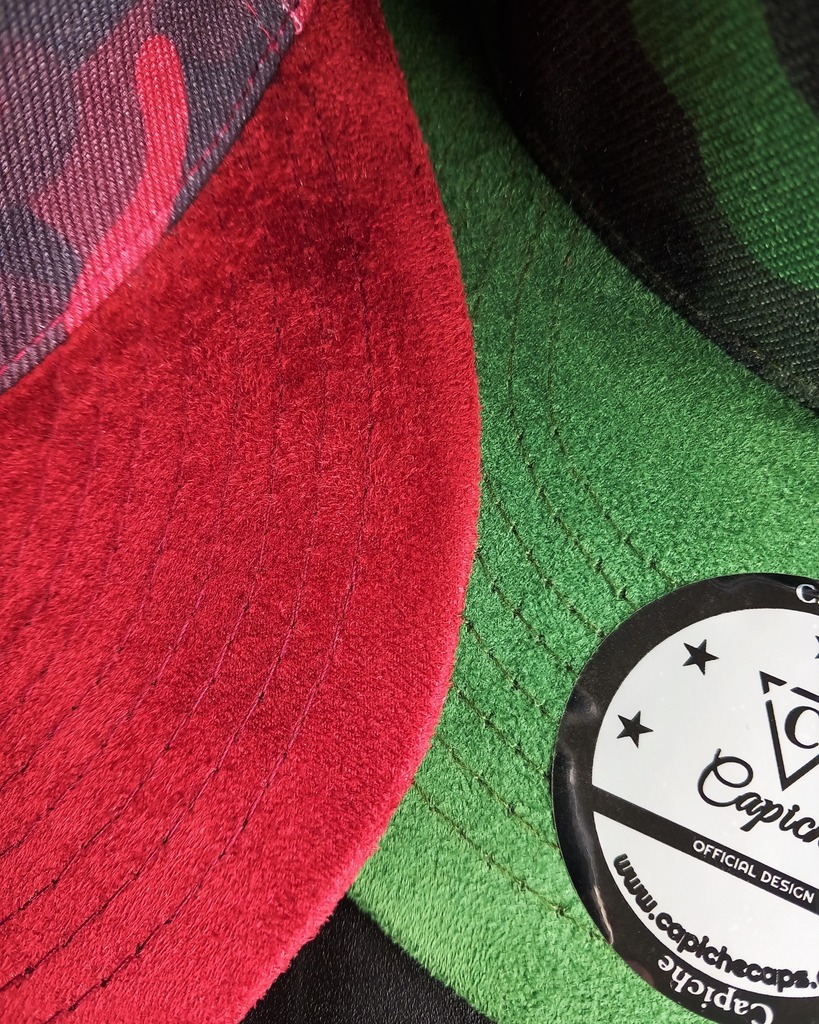 CapicheCaps's tweet photo. Close-up of suede brims together. As you can see the same texture as fleece and very soft👌💥 https://t.co/lcIguhrmSl https://t.co/fmgaJcOUTO