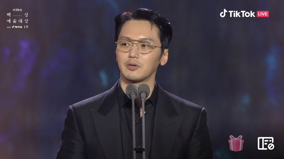 Koreamuse's tweet photo. Best supporting actor (film) - #ByunYohan  (Hansan: Rising dragon)

#BaeksangArtsAwards 
#59thBaeksangArtsAwards https://t.co/Z1Y44s7E4r