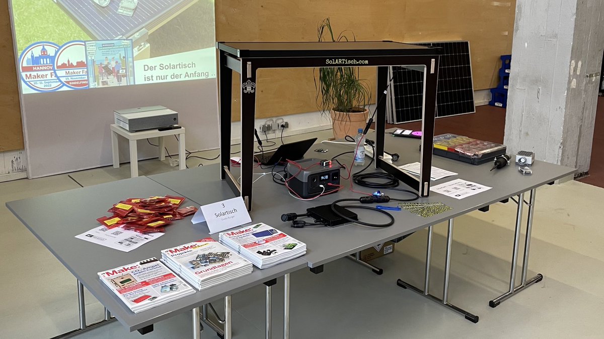 guido_burger's tweet photo. Sind am Wochenende mit der #IoT Werkstatt auf dem @MNU_BUND Kongress in Koblenz #MINT #IoT #Balkonkraftwerk #Solartisch #Energiewende #Umwelt #CO2Ampel #CitizenScience zum Anfassen! Schaut vorbei @InformatikUCB #twlz #eduBW @MakeMagazinDE https://t.co/Px3uHCHL6B