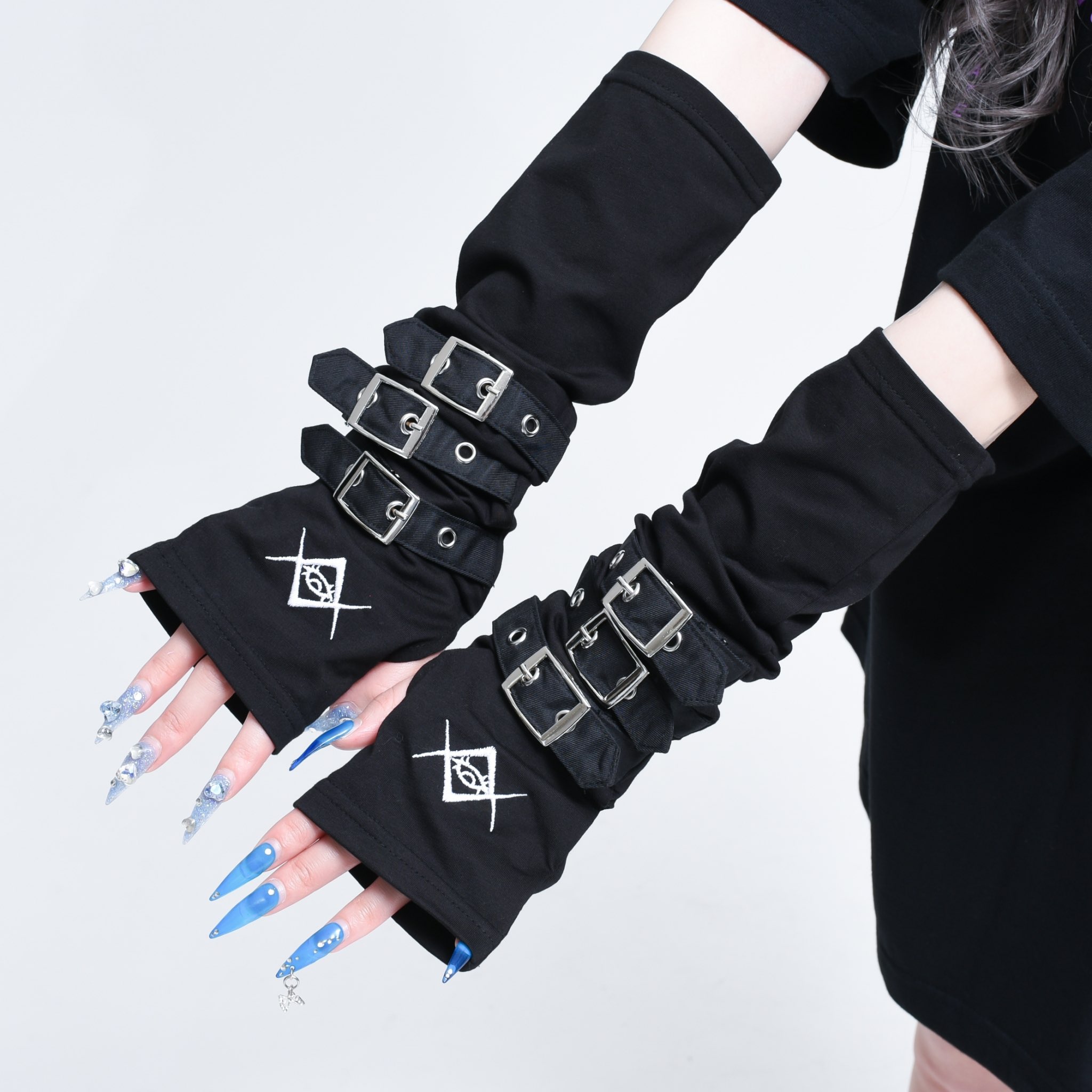 REFLEM/レフレム」チェーンベルト付きアームカバー レディース REFLEM/レフレム」チェーンベルト付きアームカバー レディース