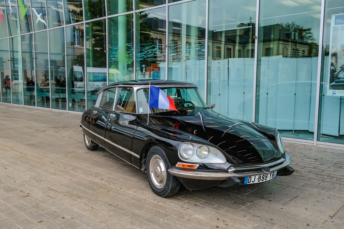 DE GAULLE CHEZ VOUS À LA MÉDIATHÈQUE
📆 du 28 avril au 18 juin
📌 <a href="/media_TroyesCM/">Médiathèque Jacques-Chirac Troyes</a> 
🎫 Entrée libre
60 ans après le passage du Général de Gaulle à Troyes dans le cadre de son tour de #France des villes et villages, une #exposition débute aujourd’hui à Troyes. 1/4 📸 L.Lemery