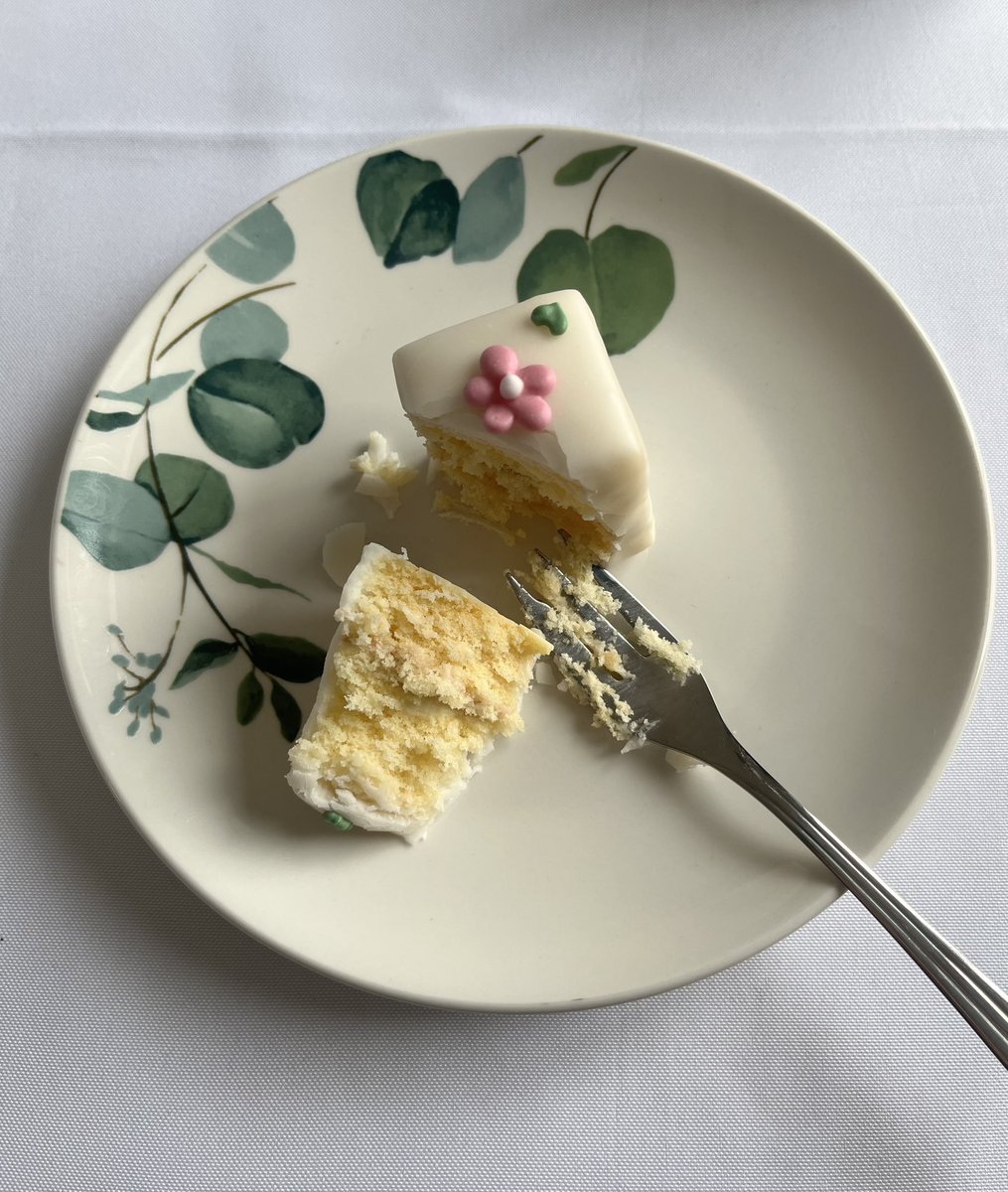 Marzipanrock's tweet photo. Breakfast treat thank you @JanR101 
💗💗💗

#bettys 
#gettingreadyforthekingscoronation
#mmmnaughty
#naughtybutnice https://t.co/T6lixOJK7B