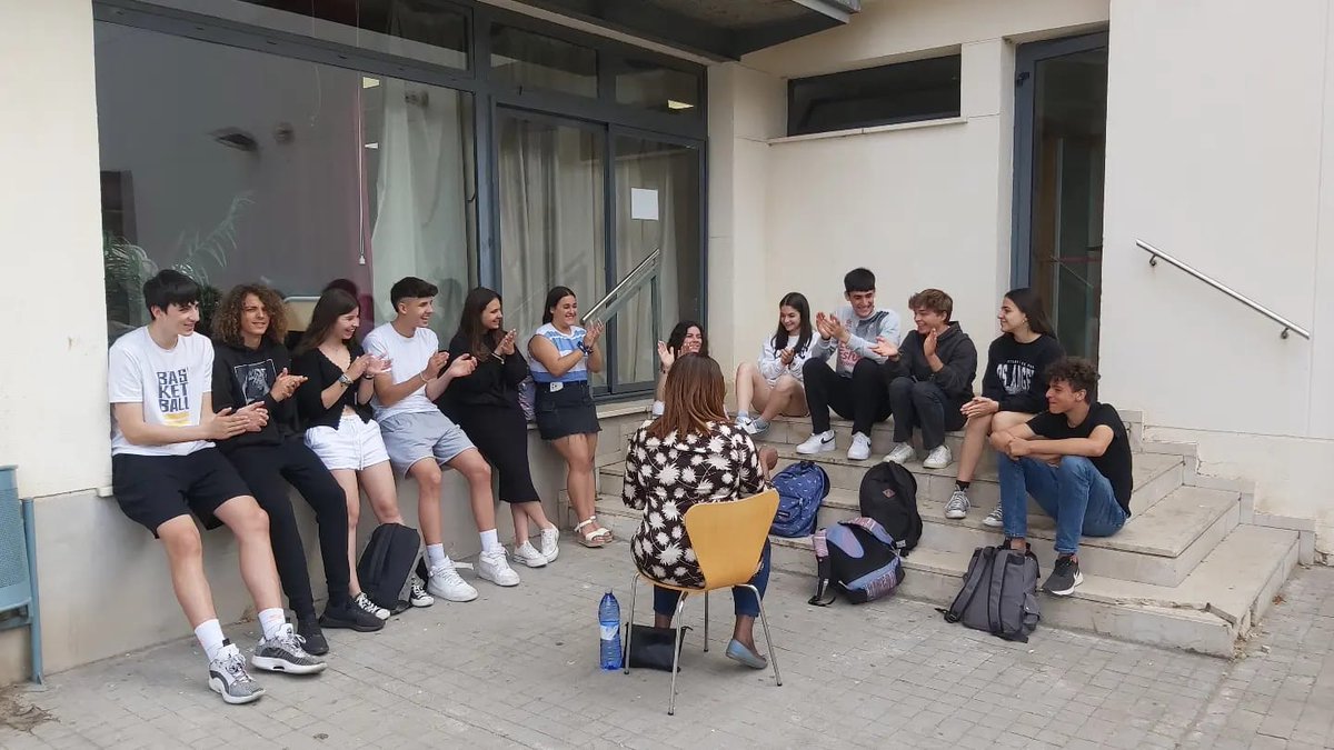 Alumnado de 4 ESO, participa en el taller Biblioteca Humana, testimonios reales,  impartido por la Asociación Movimiento contra la Intolerancia, dentro del Proyecto #ApujaElToContraElRacisme , del Área de Convivencia Interculturalidad del <a href="/AjuntamentVLC/">Ajuntament València</a>